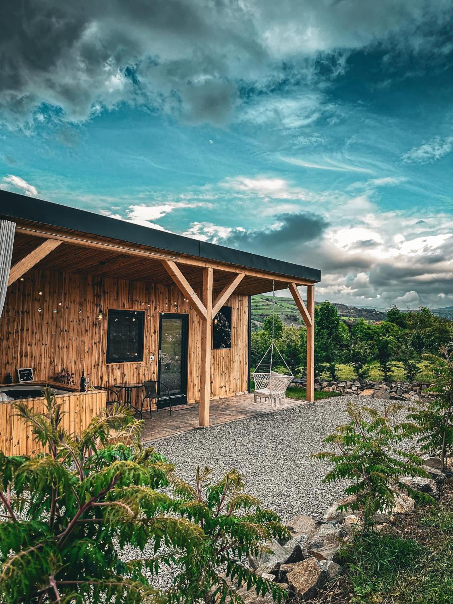 Villa Kubiq Transalpina Petresti Exterior foto