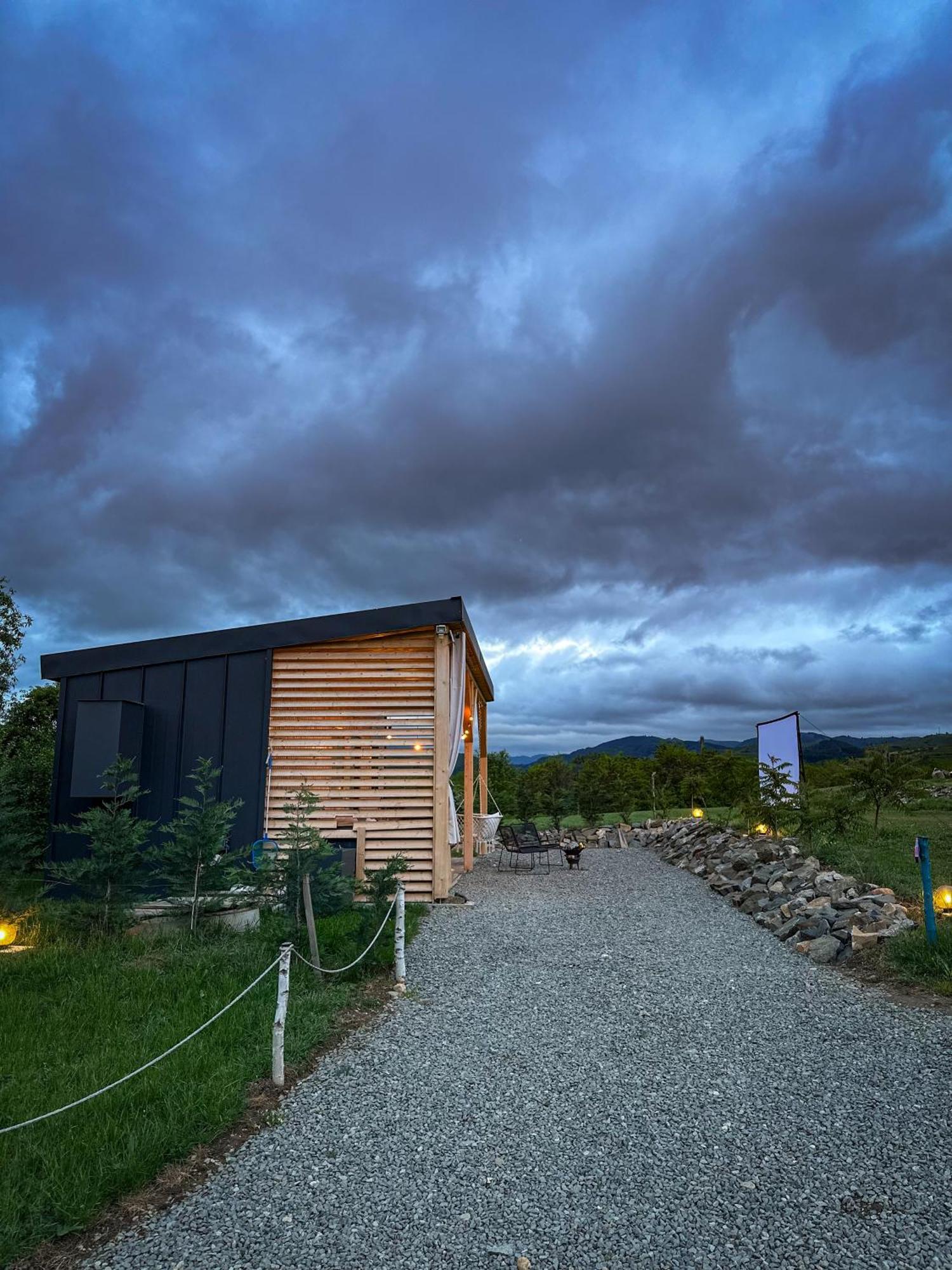 Villa Kubiq Transalpina Petresti Exterior foto