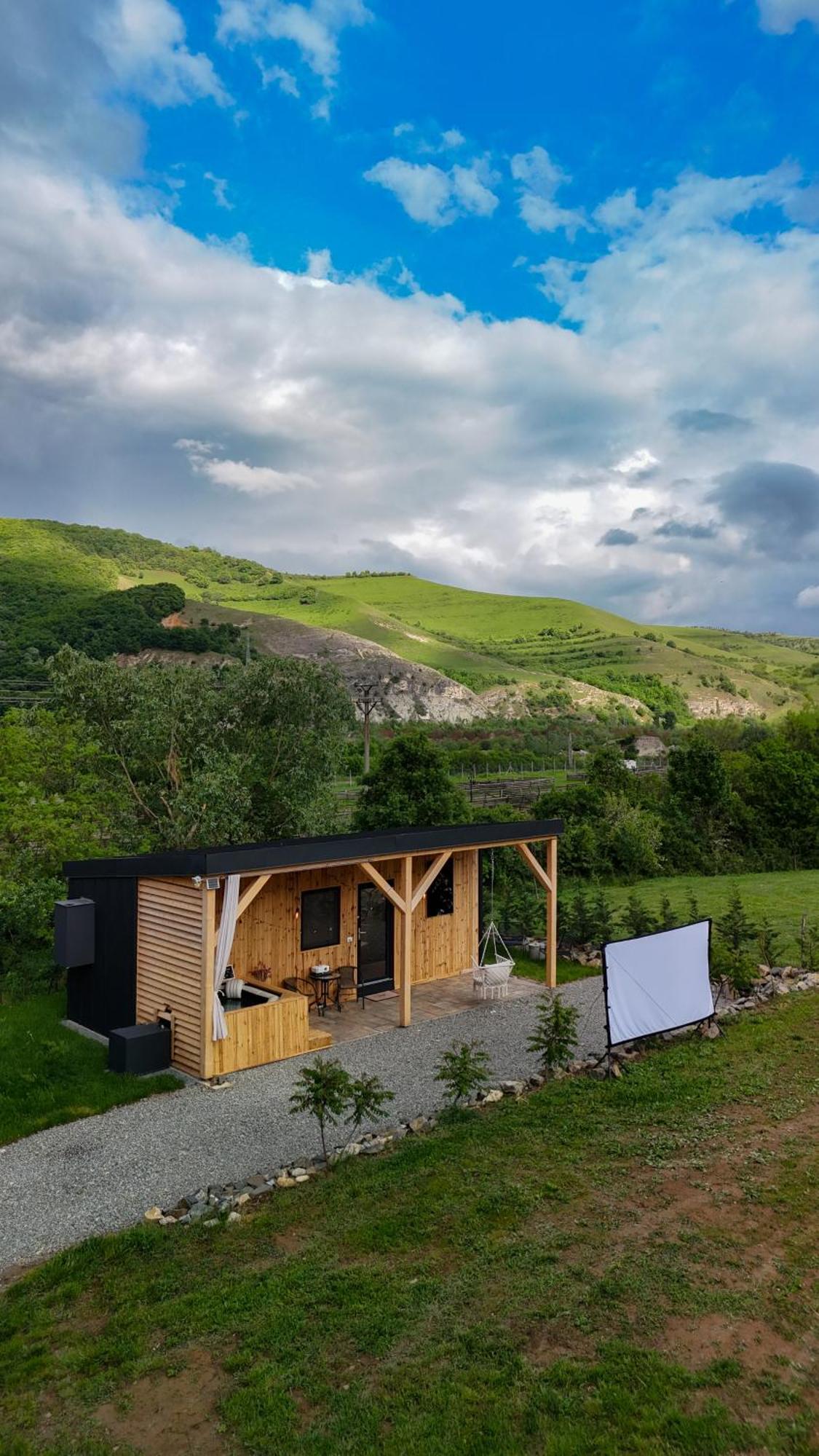 Villa Kubiq Transalpina Petresti Exterior foto