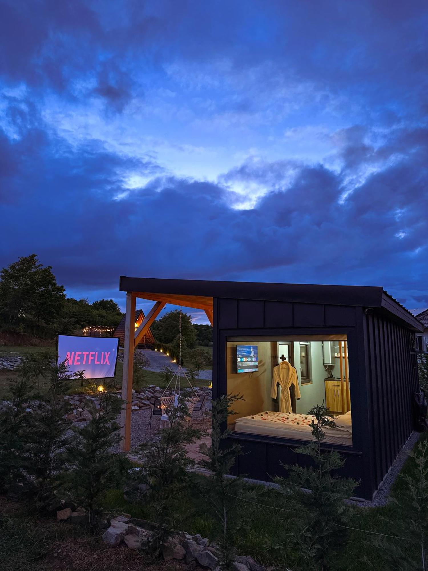 Villa Kubiq Transalpina Petresti Exterior foto